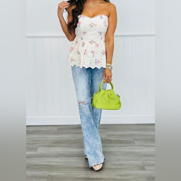 NWT’s Risen Acid Wash Jeans with Side Slit - Picture 5 of 9